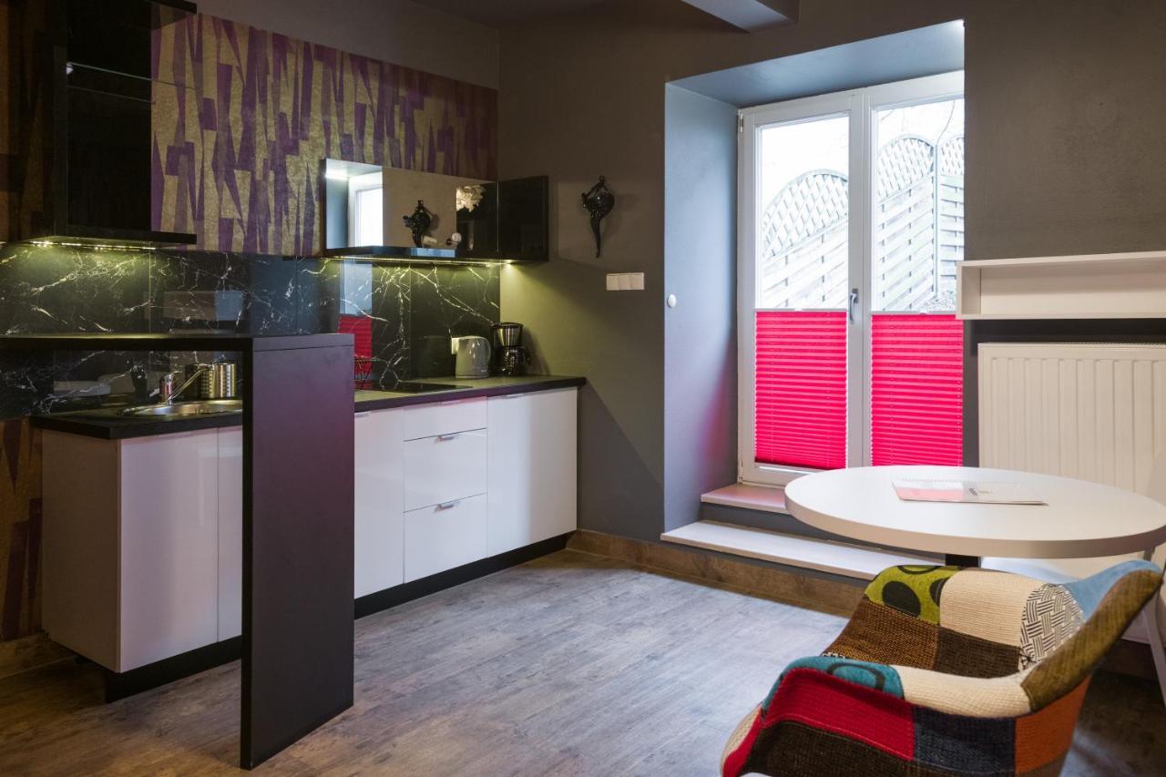 Yourplace Romantic Apartment With Private Patio คราคูฟ ภายนอก รูปภาพ
