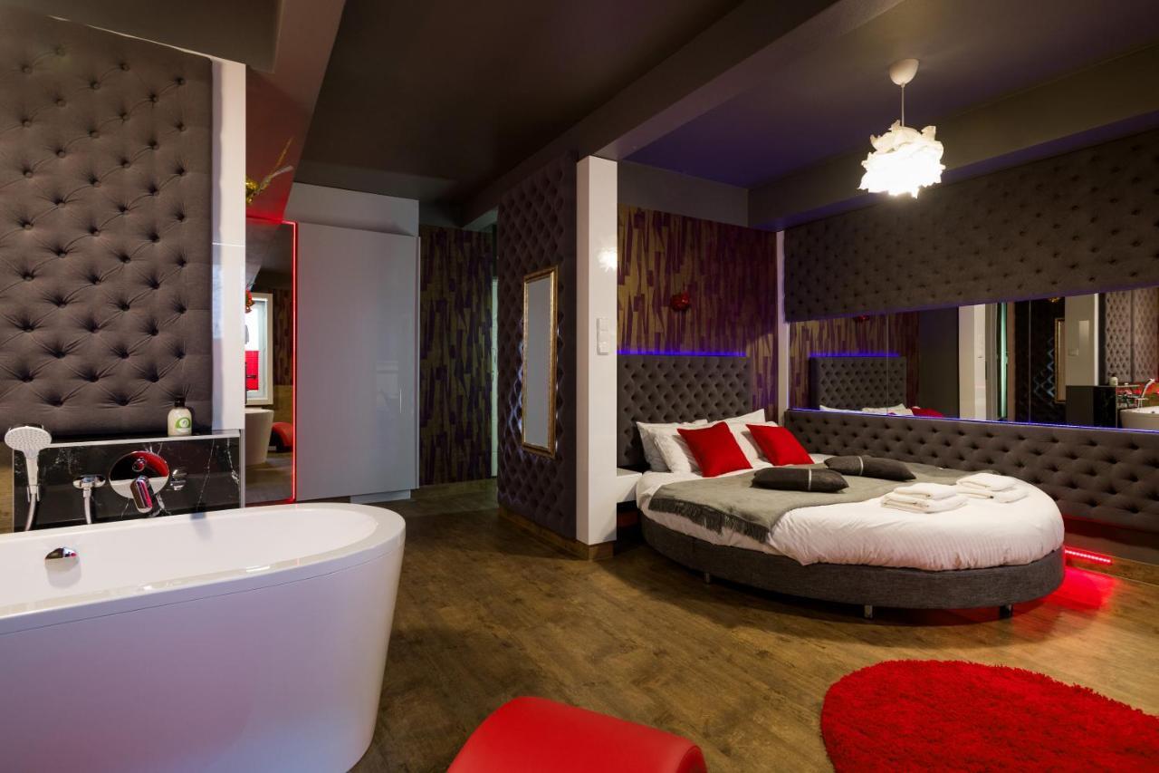 Yourplace Romantic Apartment With Private Patio คราคูฟ ภายนอก รูปภาพ